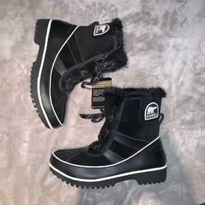 Sorel Boots BRAND NEW